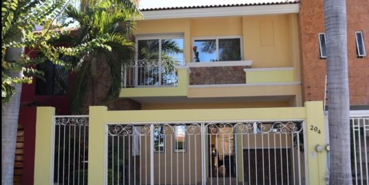 For sale house with pool in Fluvial Vallarta